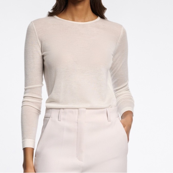 DOROTHEE SCHUMACHER Tops - Dorothee Schumacher BODYCON LUXURY o-neck light weight top sweater